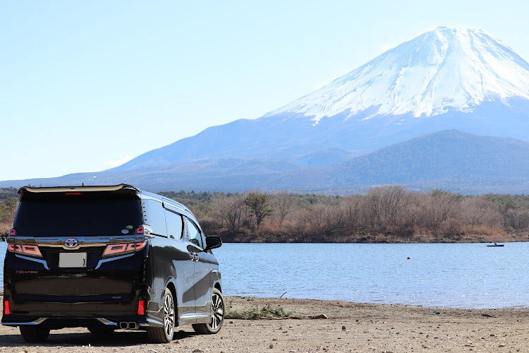 ヴェルファイアの富士山と愛車に関するカスタム事例の投稿画像1枚目