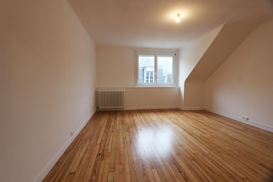 Location  appartement 3 pièces 81 m² à Quimper (29000), 795 €