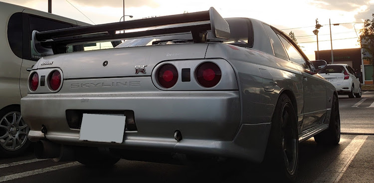 R32  GTR　リアスポイラー　補修ベース　送料込み