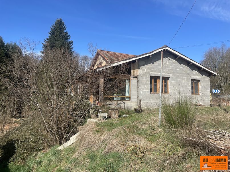 Vente maison 4 pièces 92 m² à La Monnerie-le-Montel (63650), 72 000 €