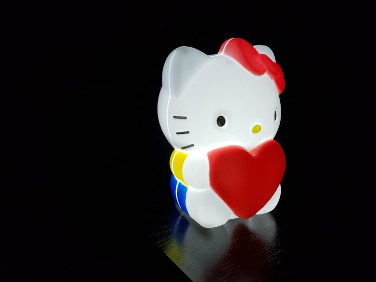 matukinさんが投稿したハイマウントストップランプ・キティちゃん・LED・オリジナル・100均に関するカスタム事例の投稿画像2枚目