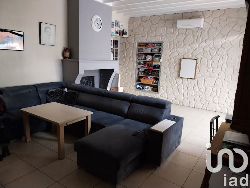 Vente maison 7 pièces 184 m² à Montguyon (17270), 215 000 €