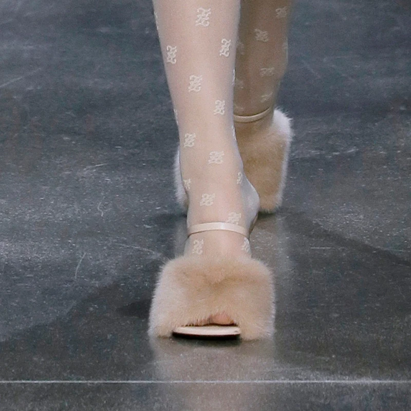 Nouvelles sandales et pantoufles en cuir à talons hauts, bouche de poisson et talon en métal pour femme, élégantes et confortables.