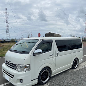 ハイエースバン TRH200V