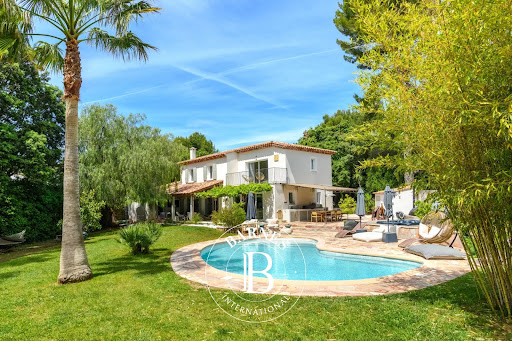 Villa avec piscine 1
