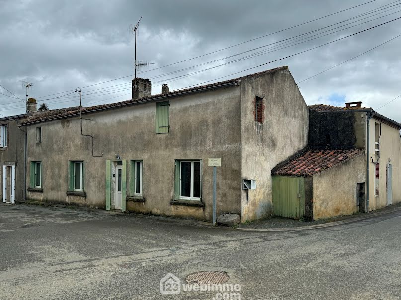 Vente maison 4 pièces 67 m² à Pouzauges (85700), 58 750 €