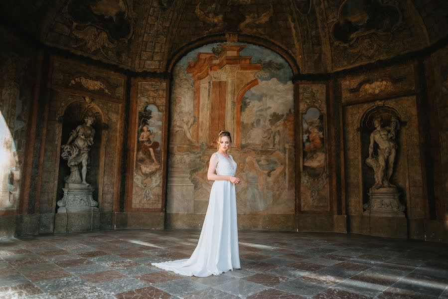 Jurufoto perkahwinan Elena Šenková (elliphoto). Foto pada 14 Februari