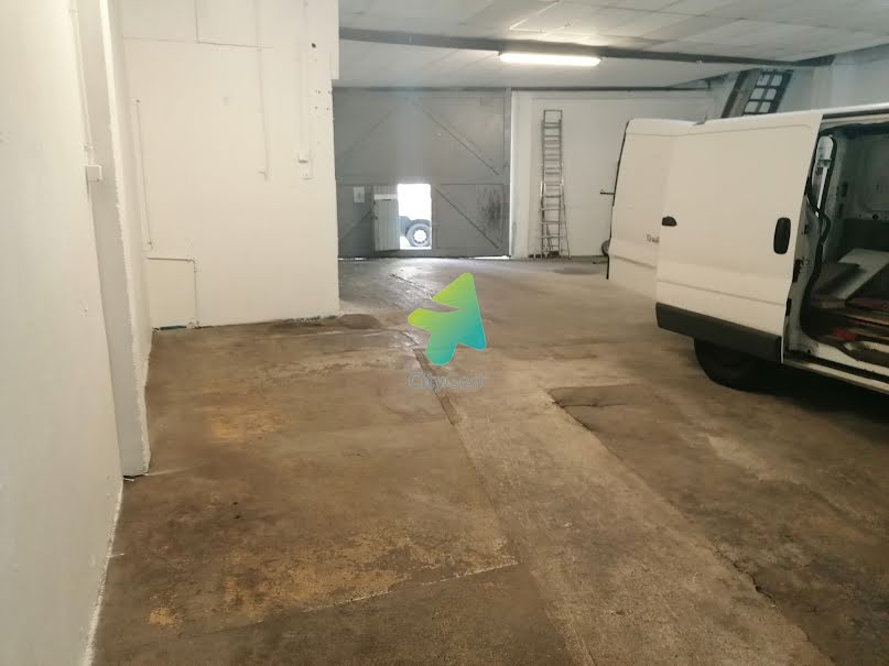 Location  locaux professionnels  229.18 m² à Narbonne (11100), 2 000 €