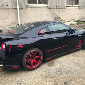 NISSAN GT-R