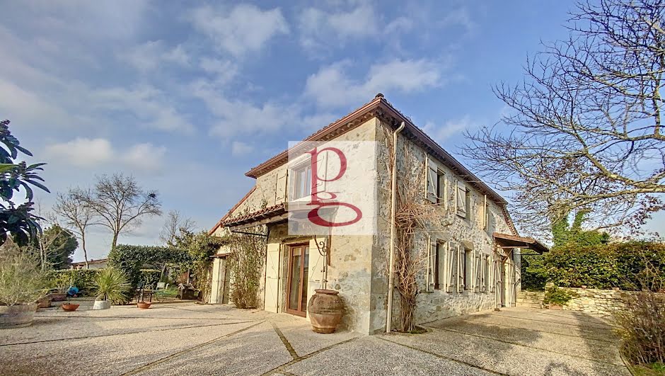 Vente propriété 9 pièces 280 m² à Castéra-Verduzan (32410), 440 000 €