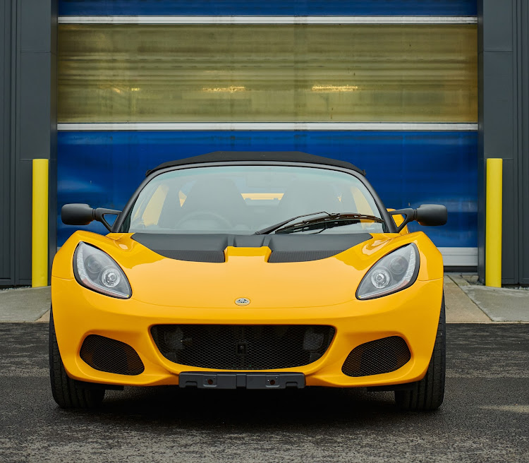 First launched in 1996, the Elise became a mainstay for Lotus.