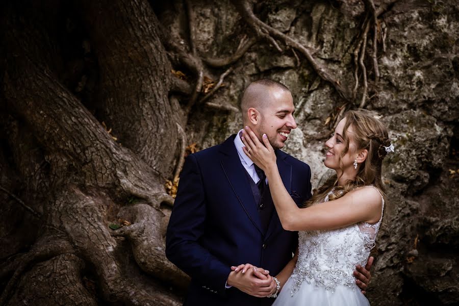 Wedding photographer Éva Lükő (evaphotomiskolc). Photo of 25 January 2022