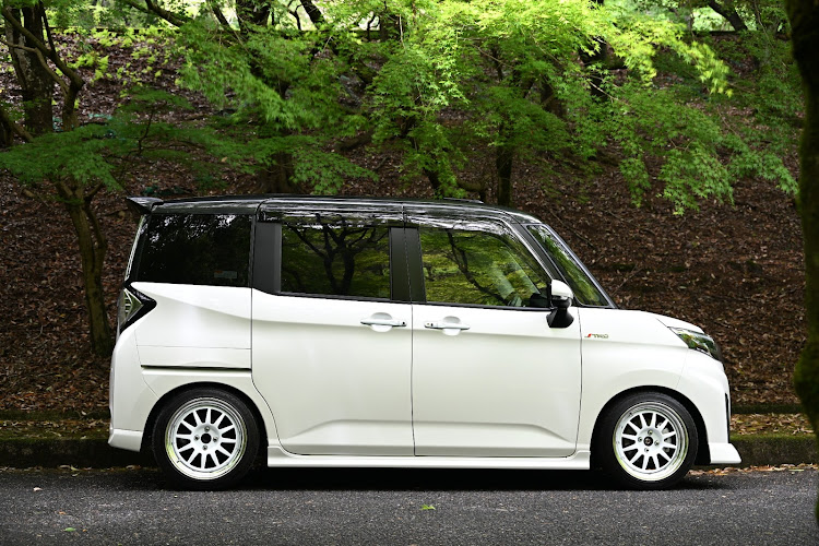 ルーミーカスタムの新緑コラボ・新緑と愛車・discover＿ct・カメラ練習中📸・weds sport RACINGに関するカスタム事例の投稿画像4枚目