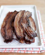 How To Make Perfect Bacon in the Oven was pinched from <a href="http://www.thekitchn.com/how-to-cook-perfect-bacon-in-the-oven-cooking-lessons-from-the-kitchn-107970" target="_blank">www.thekitchn.com.</a>