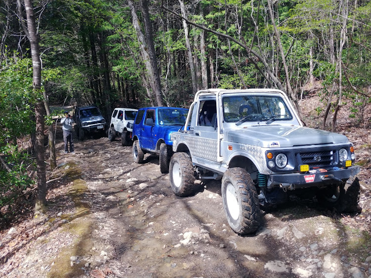 ジムニーのガリガリ山・林道徘徊楽しいねに関するカスタム事例の投稿画像2枚目