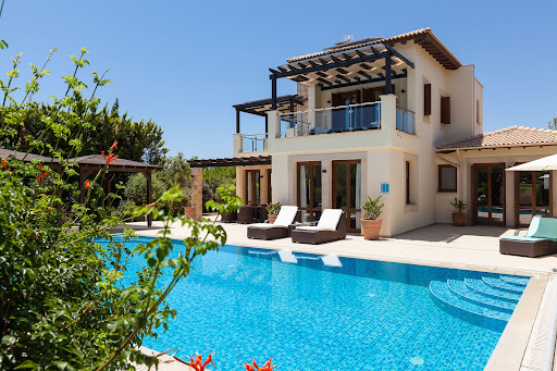 Maison avec piscine 1