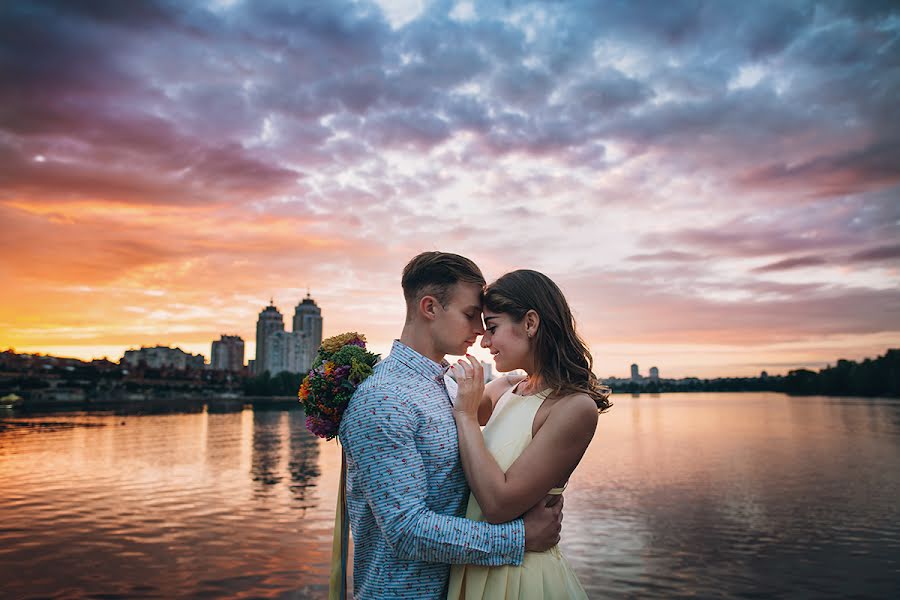 Fotógrafo de casamento Tetiana Thiel (tanyaivanova). Foto de 17 de agosto 2016