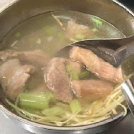 矮仔財滷肉飯