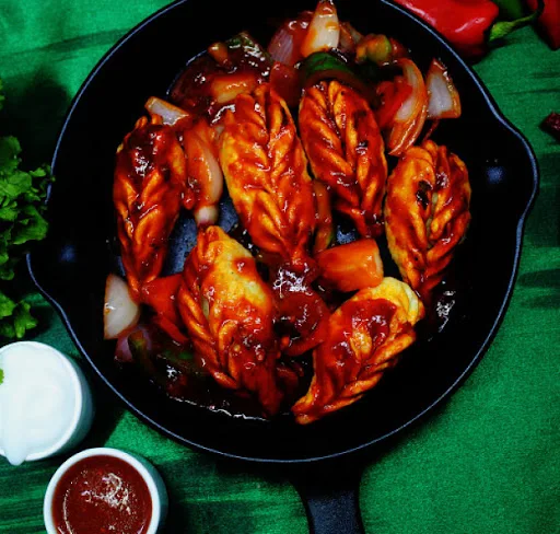 Pan Tossed Paneer Momos