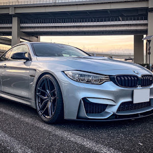 M4 クーペ F82