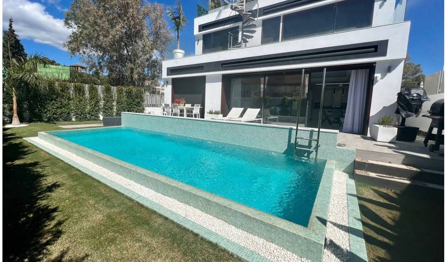 House with pool and terrace Marbella