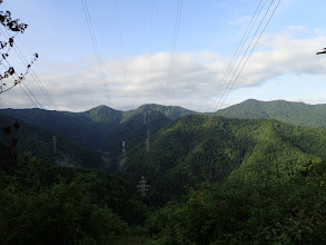 鉄塔の先に野見ヶ岳