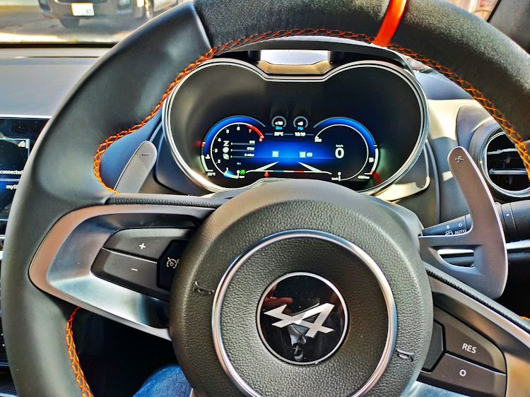 ネコショウグンさんが投稿したALPINE・A110・RENAULT・試乗・RENAULT SPORTに関するカスタム事例の投稿画像3枚目