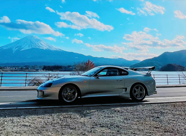 スープラの富士山の日・ドライブ・河口湖&富士山・富士山と愛車に関するカスタム事例の投稿画像1枚目