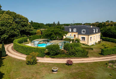 Maison avec piscine et terrasse 1