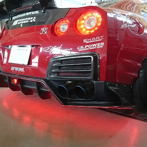 NISSAN GT-R