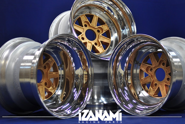 プレサージュのイザナミレーシングパーツ・ハコスカ・S30Ｚに関するカスタム事例の投稿画像4枚目