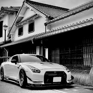 NISSAN GT-R