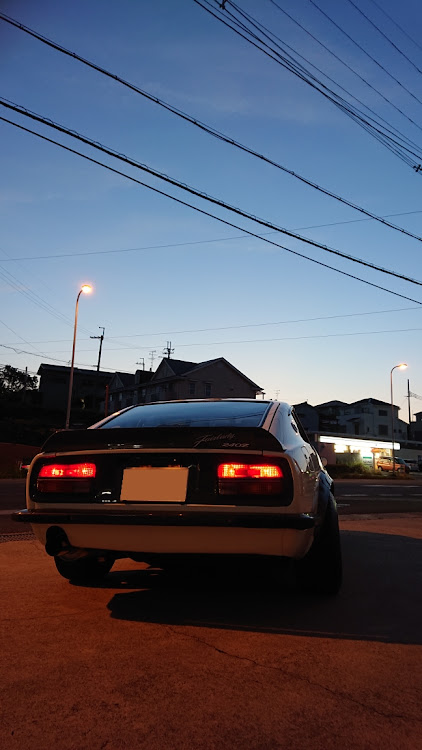 フェアレディZのＳ３０・２４０Ｚ・愛車撮影・今日も一日お疲れ様でした。に関するカスタム事例の投稿画像5枚目