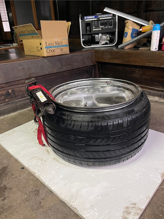ISの手組み・12J・265/30R19・285/30R19に関するカスタム事例の投稿画像1枚目