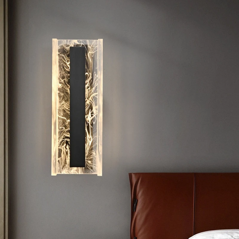 Applique murale moderne et luxueuse pour salon. Illuminez votre espace avec style grâce à cette lampe design, idéale pour une ambiance cosy et raffinée.