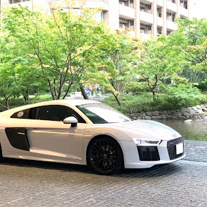 R8 クーペ