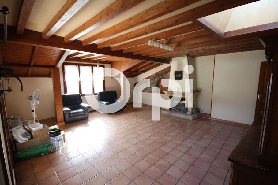 Vente maison 5 pièces 177 m² à Flat (63500), 262 500 €