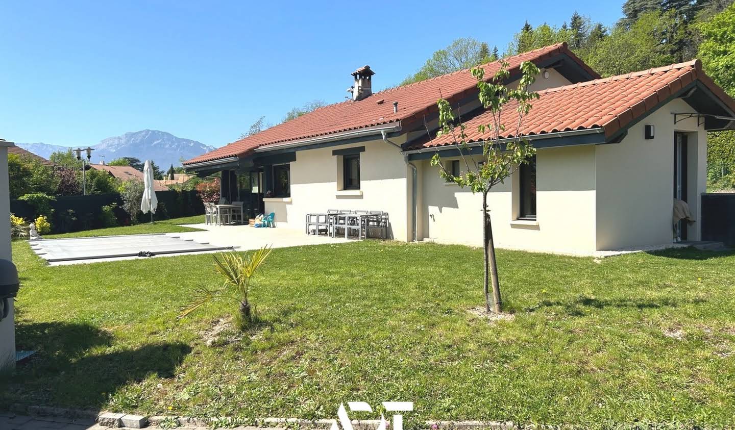 Maison avec piscine et terrasse Meylan