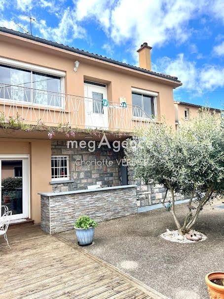 Vente maison 5 pièces 140 m² à Millau (12100), 280 000 €