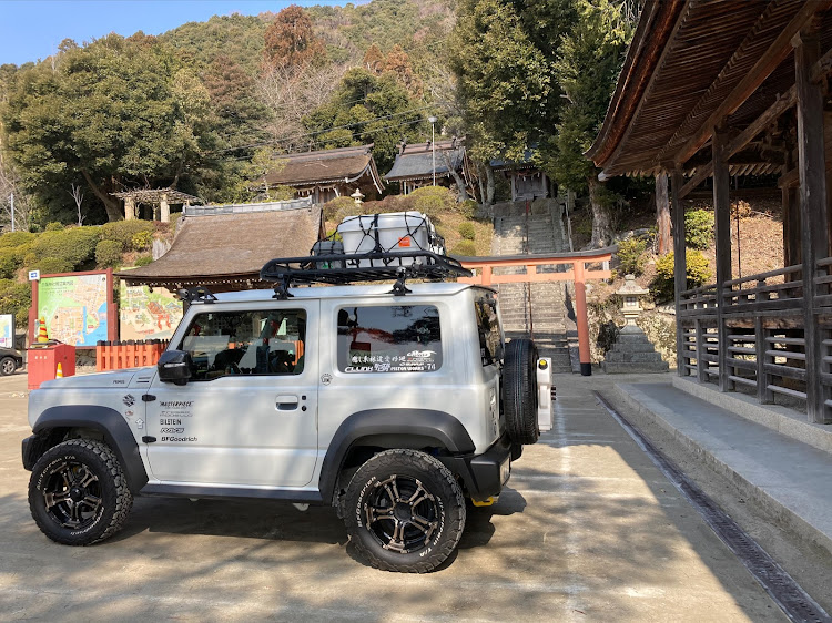 ジムニーのジムニーシエラ・ジムニーJB74・神社とコラボ・3月もよろしくお願いしますに関するカスタム事例の投稿画像2枚目