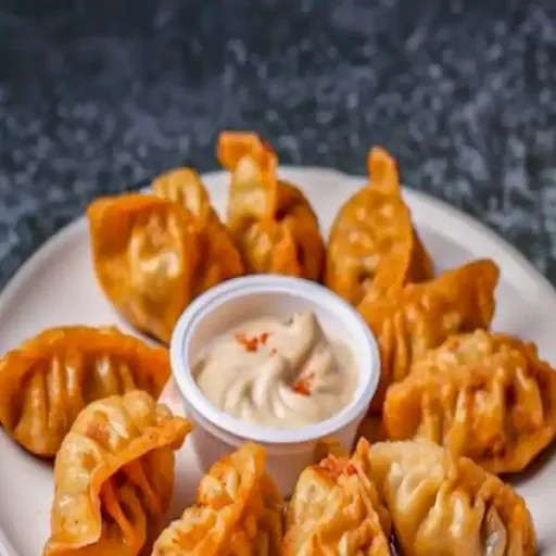 Paneer Peri Peri Momos (Fried)