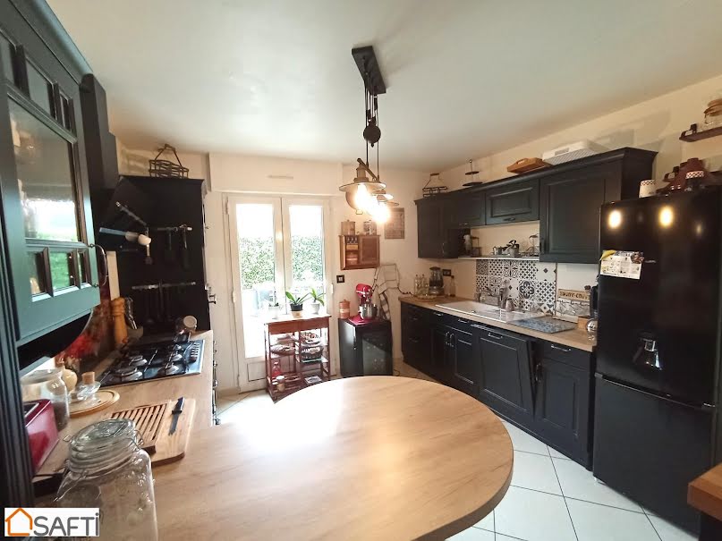 Vente maison 9 pièces 180 m² à Landivisiau (29400), 327 000 €