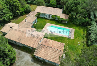 Seaside house with pool 2