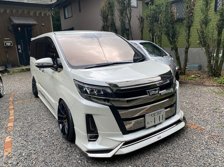 ノアの繋がり仲間に感謝！・写活📸ドライブ・またには・イヤし・まだまだァ〜に関するカスタム事例の投稿画像1枚目