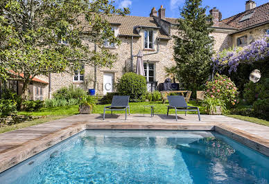 Maison avec piscine et terrasse 9