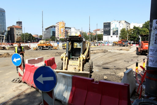 AMSS: Vozači da budu oprezni i brzinu prilagode uslovima na putu