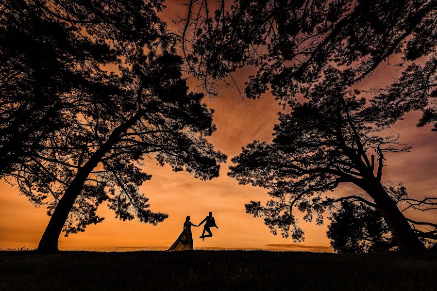 Wedding photographer Yann Faucher (yannfaucher). Photo of 22 April 2021