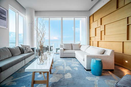 Apartment with pool 2