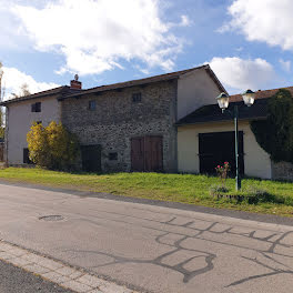 maison à Chaumont-le-Bourg (63)