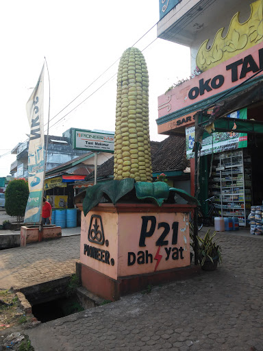 Patung Jagung Tani Makmur